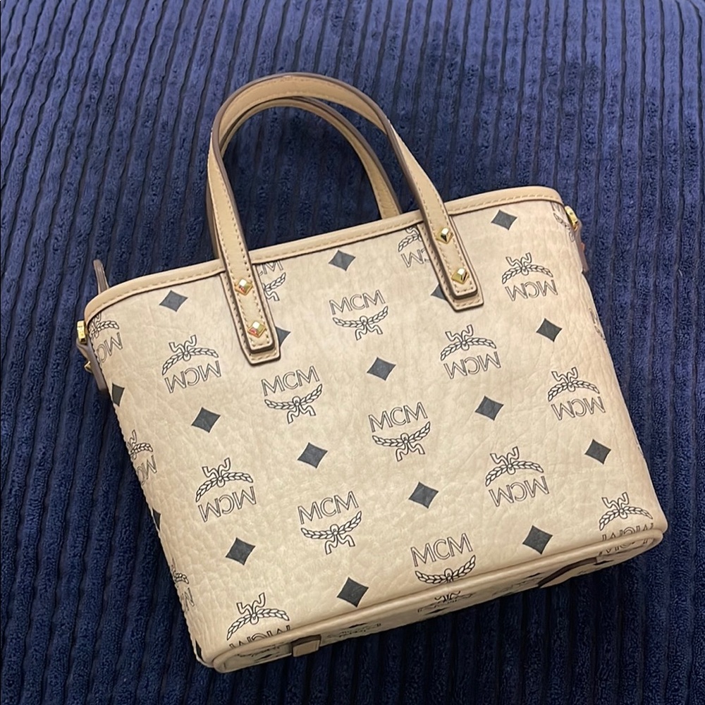 MCM Tan Logo Tote Bag - Picture 3 of 11